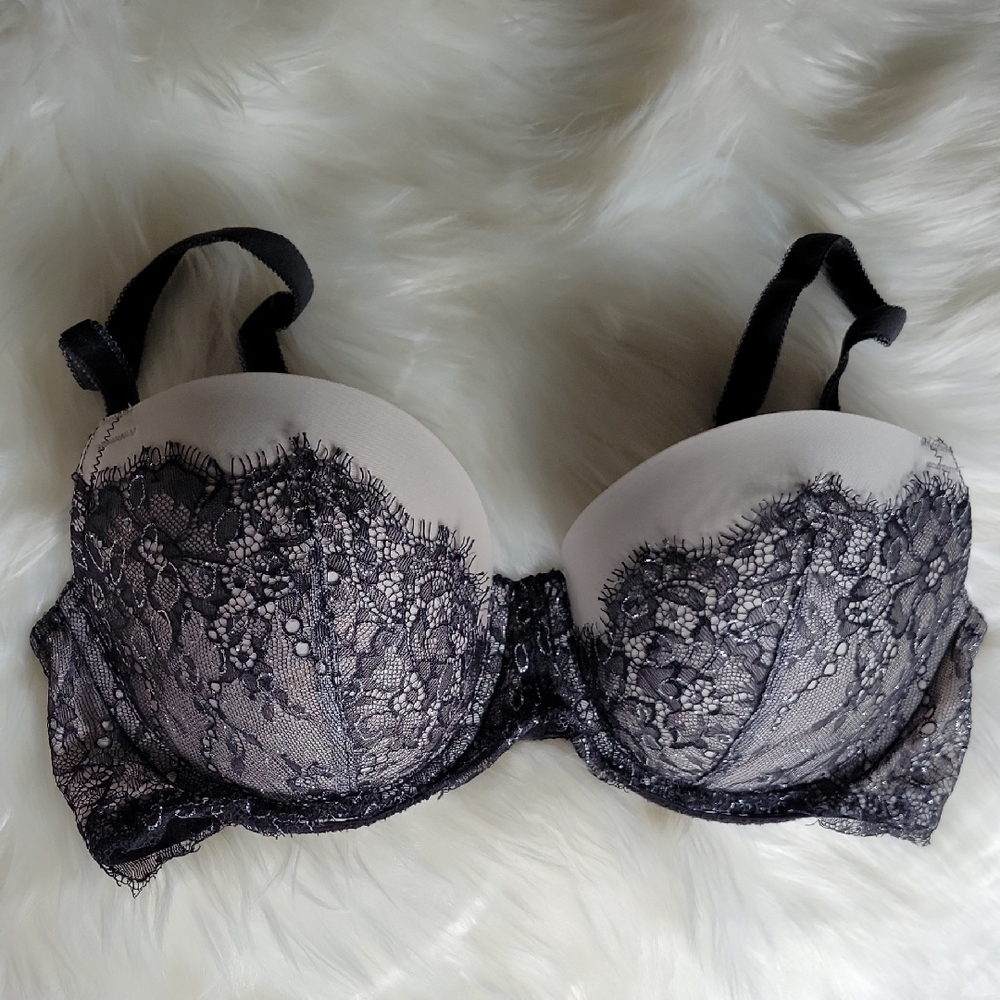 Victoria's Secret Black and Cream Lace Bra